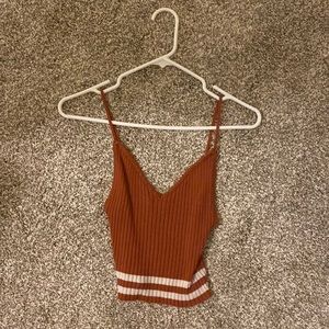 Orang crop top